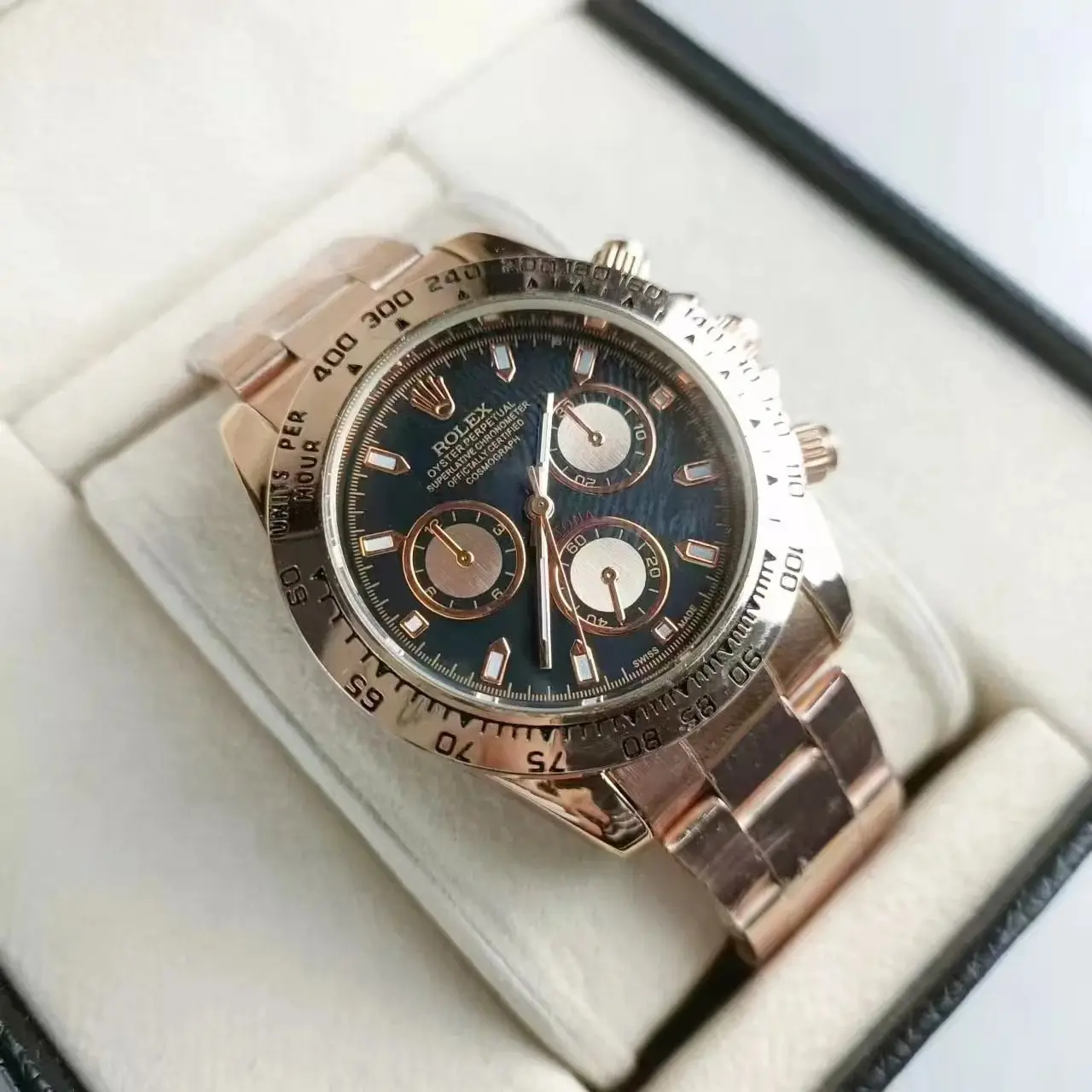 Rolex Submariner view 3