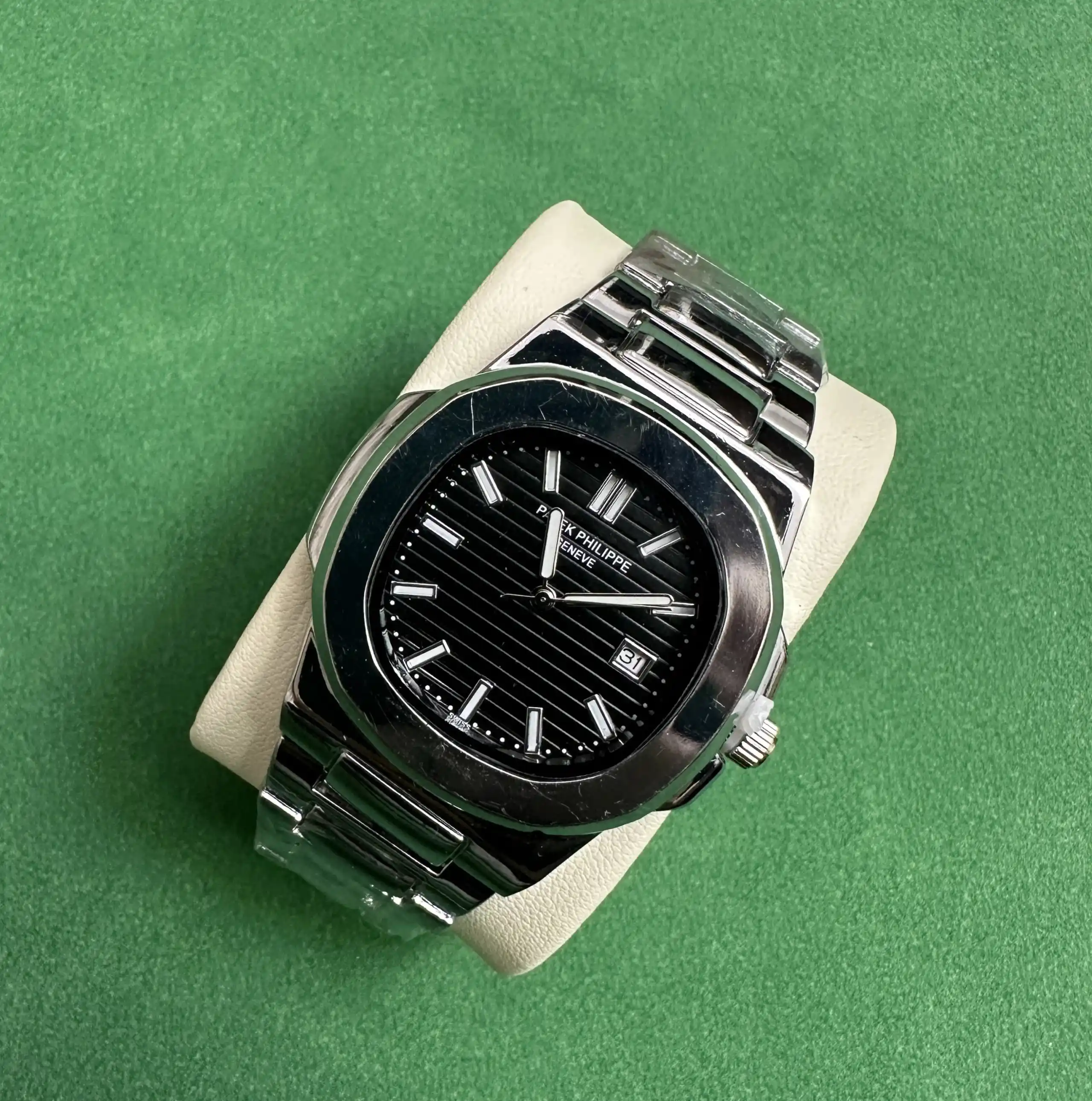 Rolex Submariner view 6