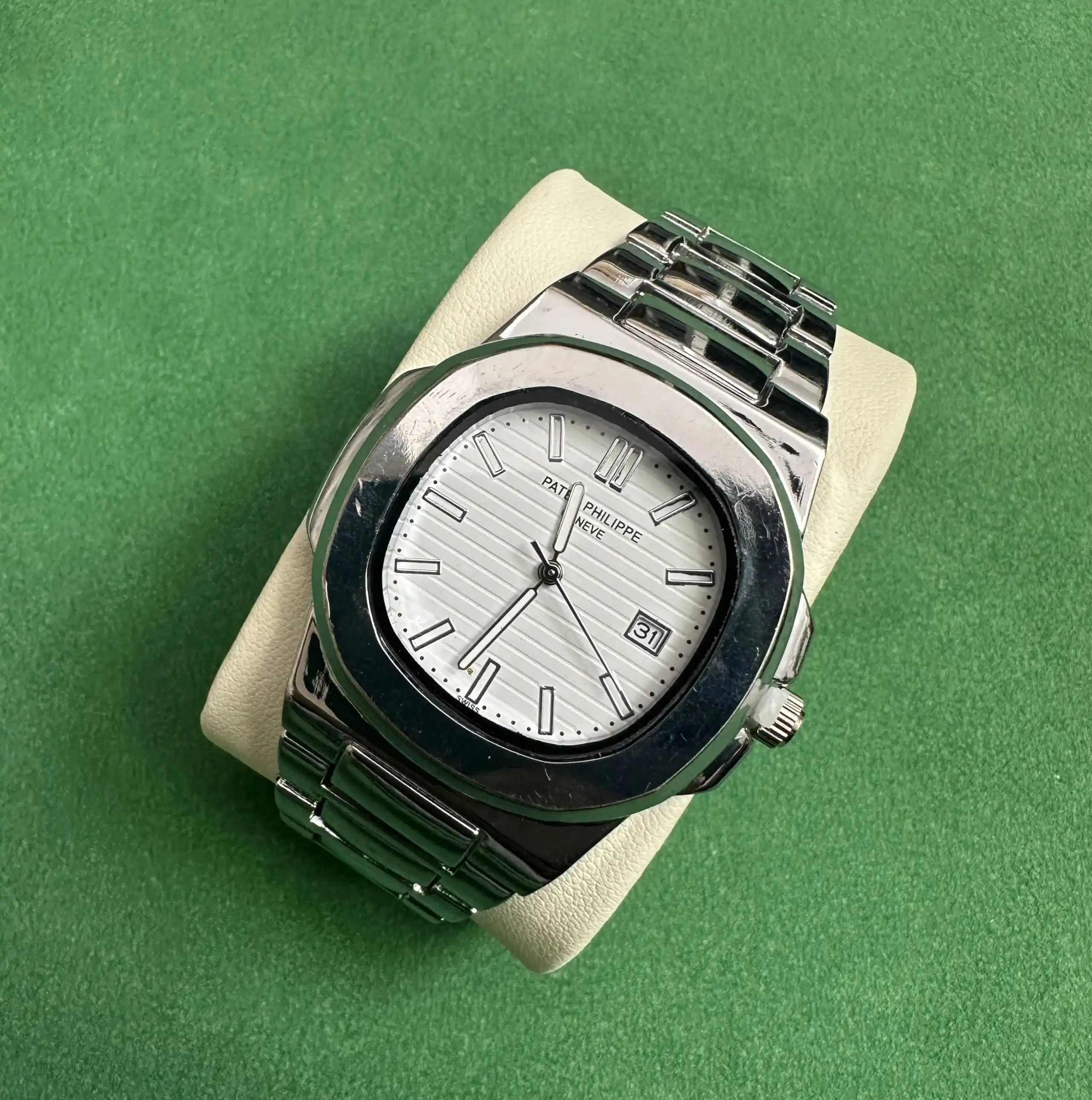 Rolex Submariner view 7
