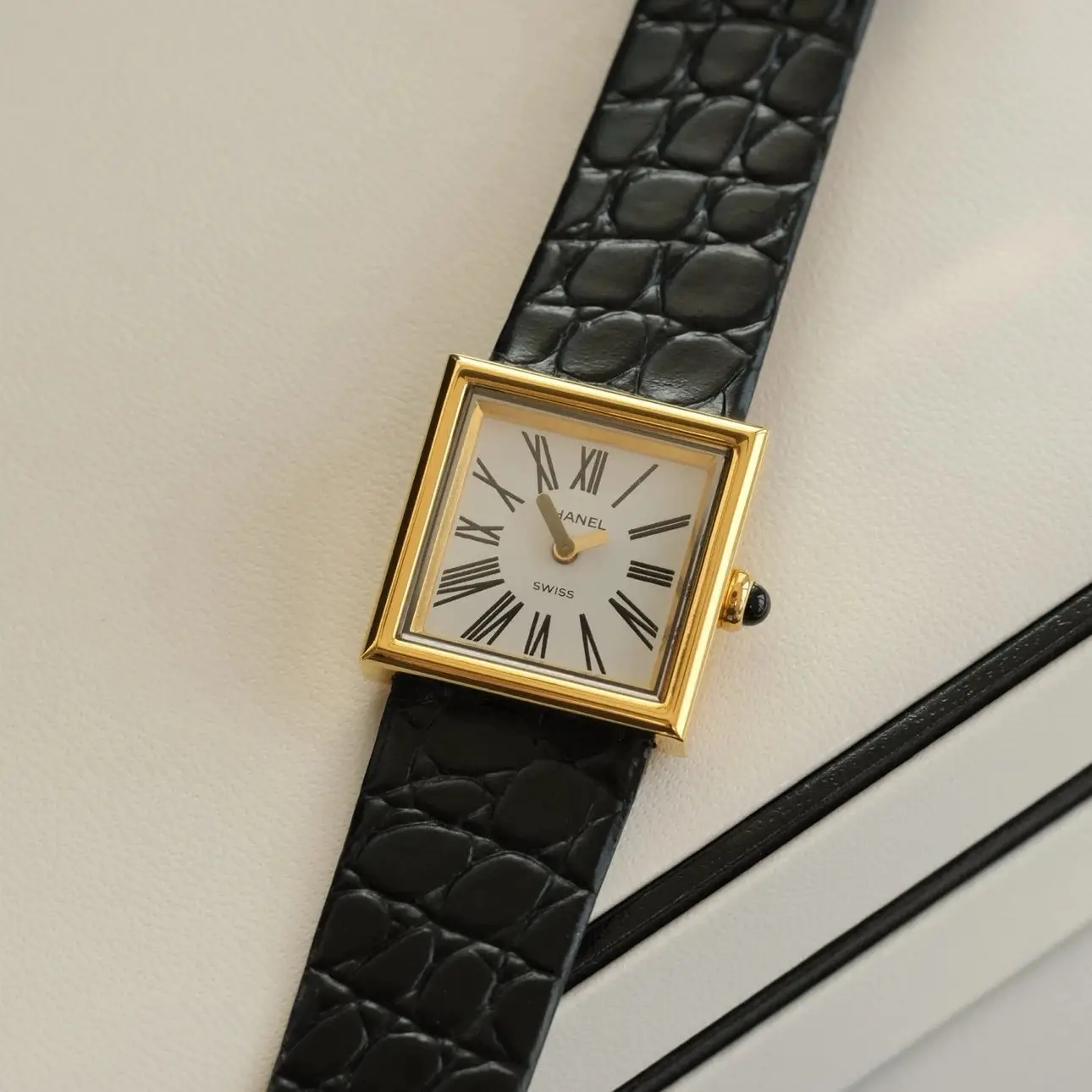 Chanel Watches view 10