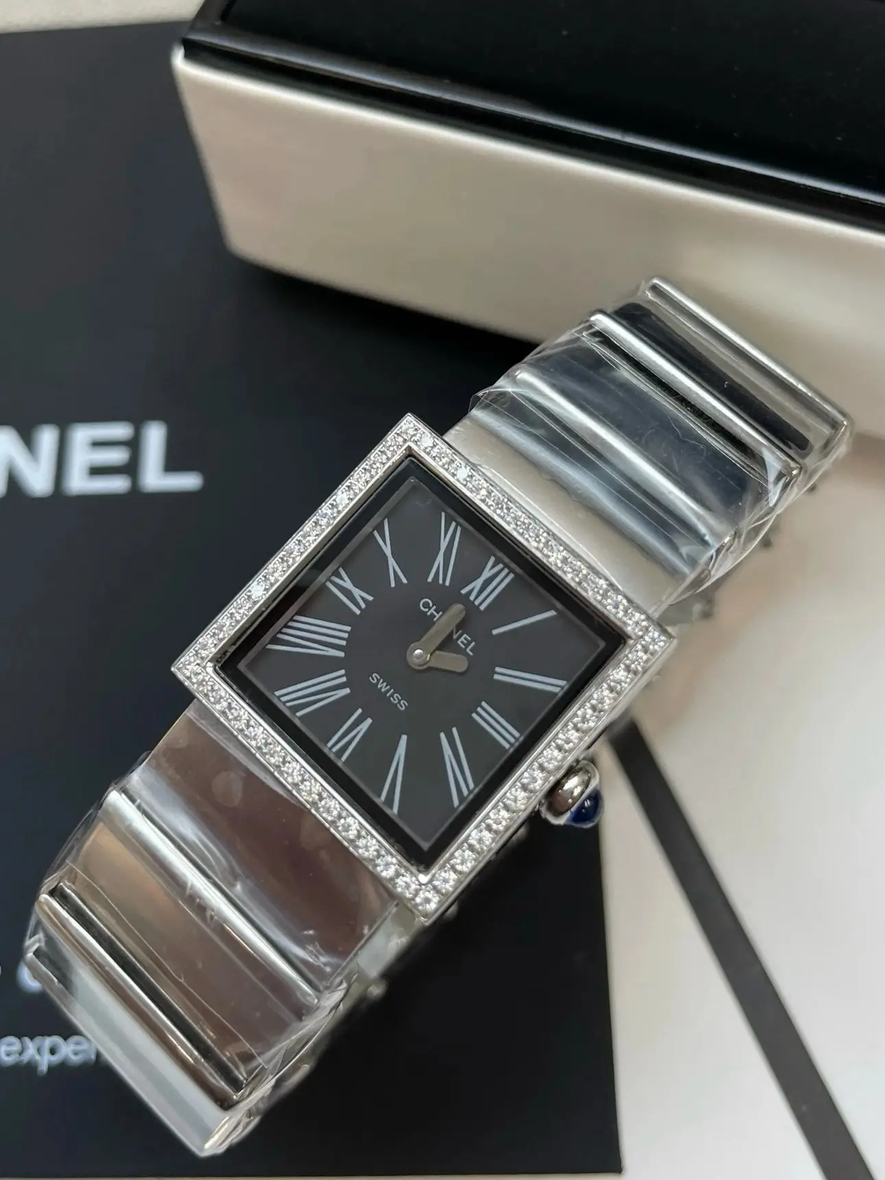Chanel Watches view 4