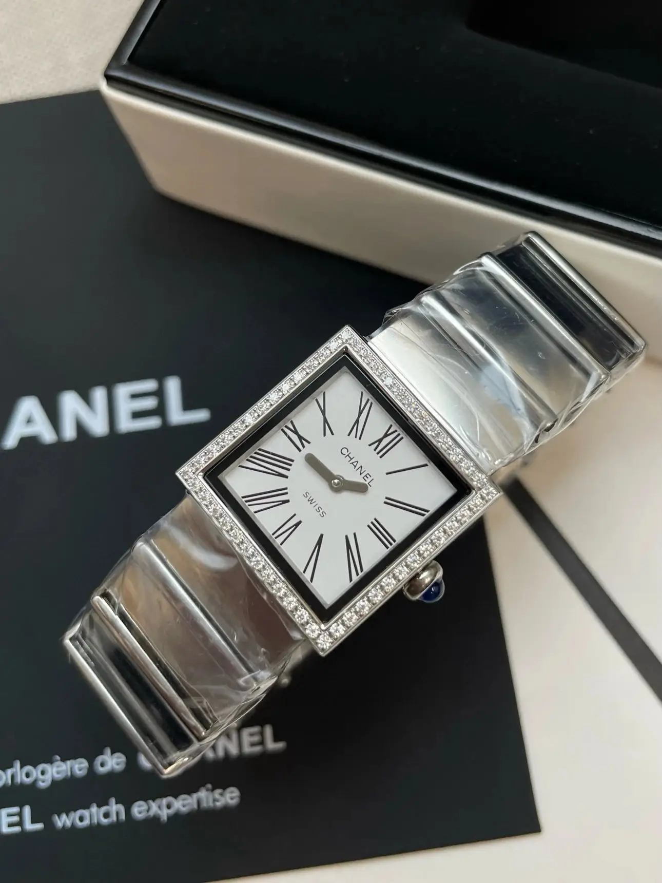 Chanel Watches view 5