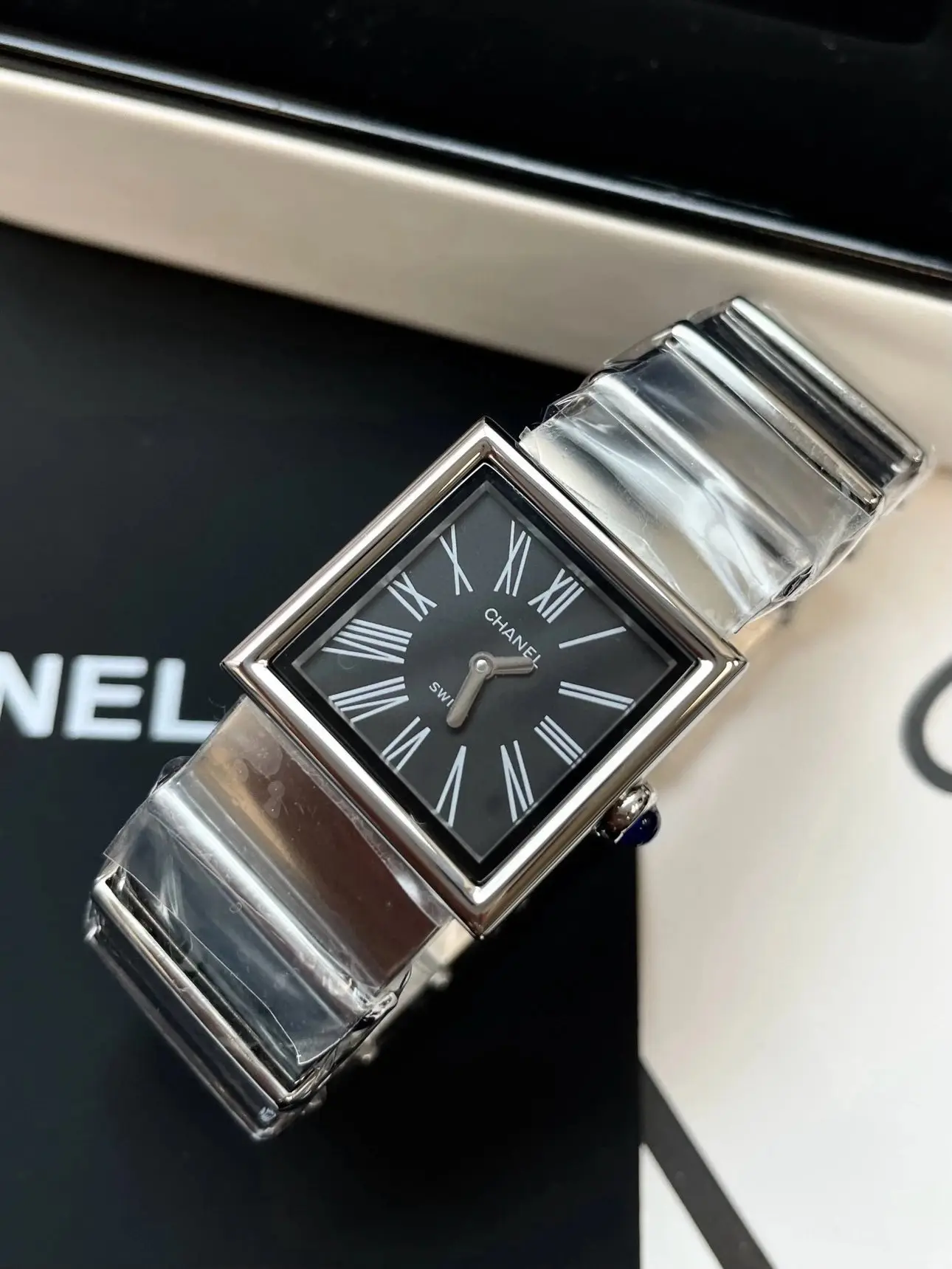 Chanel Watches view 6
