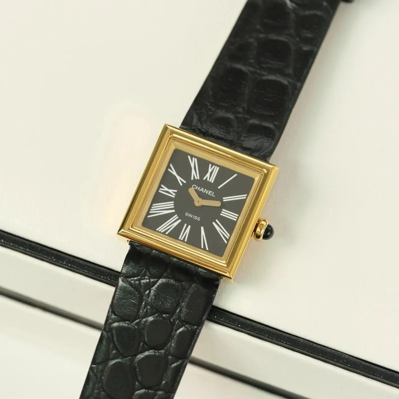 Chanel Watches view 9