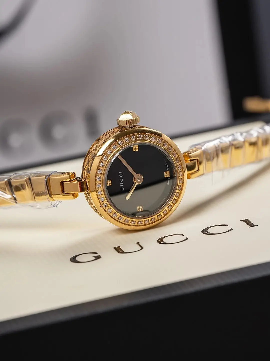 Gucci Watches [2 styles] view 4