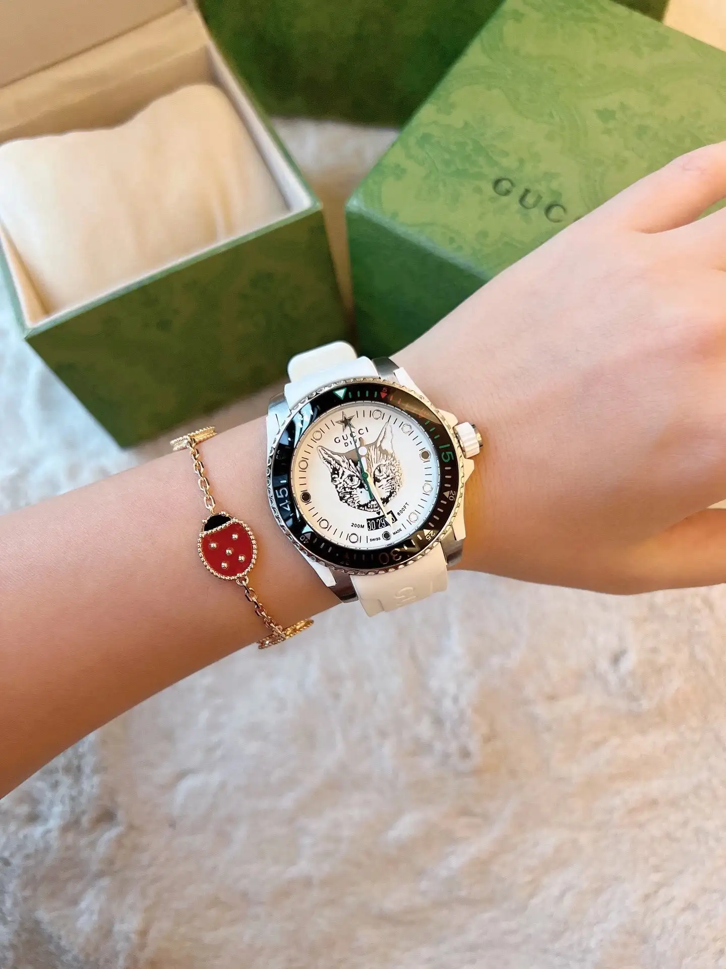 Gucci Watches [3 styles] view 2